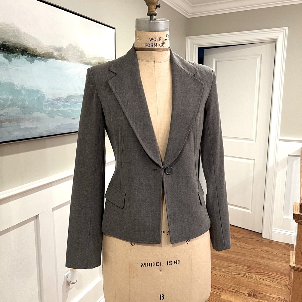 EXPRESS blazer, size 4, in grey.